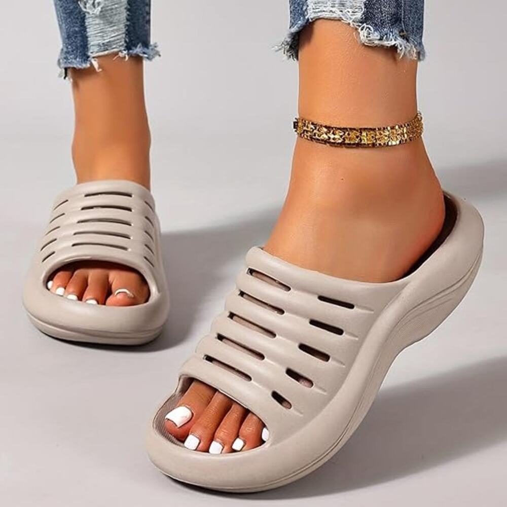 BRAND NEW ~ Women's Summer Beach Beige Comfort Slides Plastic Sandals ~ Size 7/8
